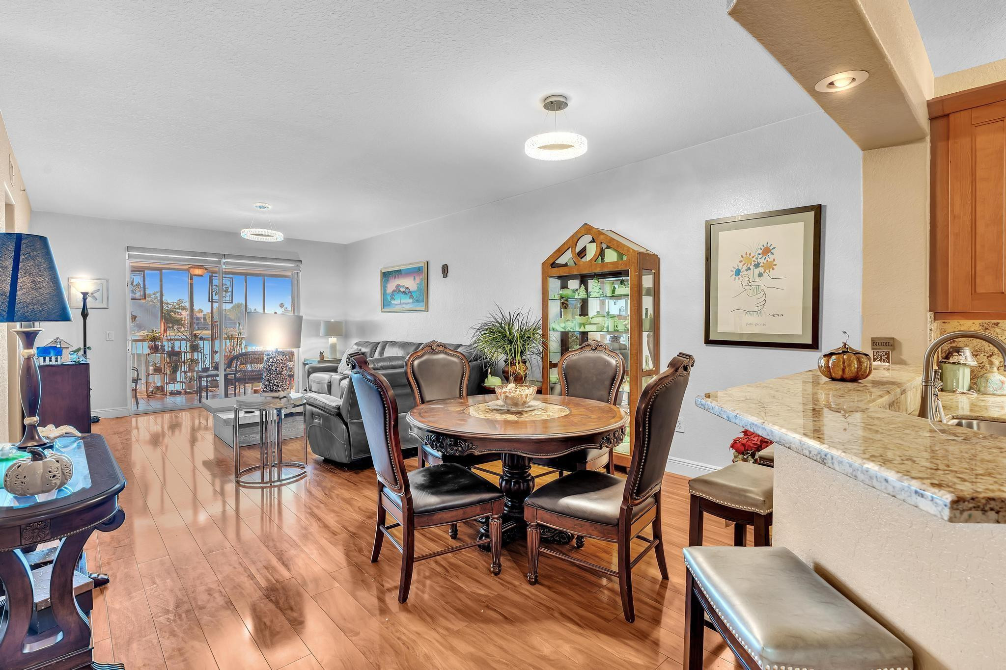 KINGS POINT - Residential