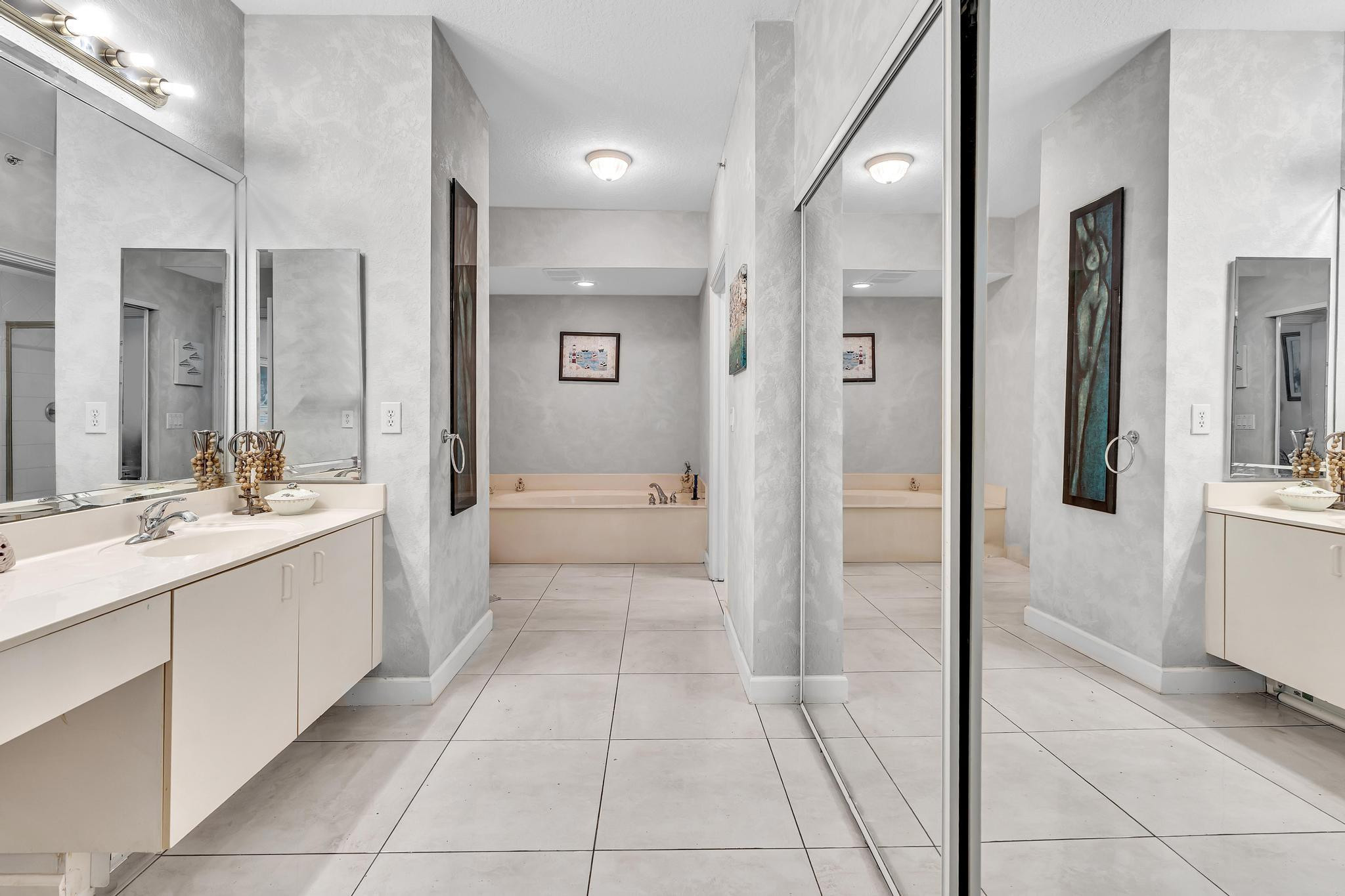 KINGS POINT - Residential