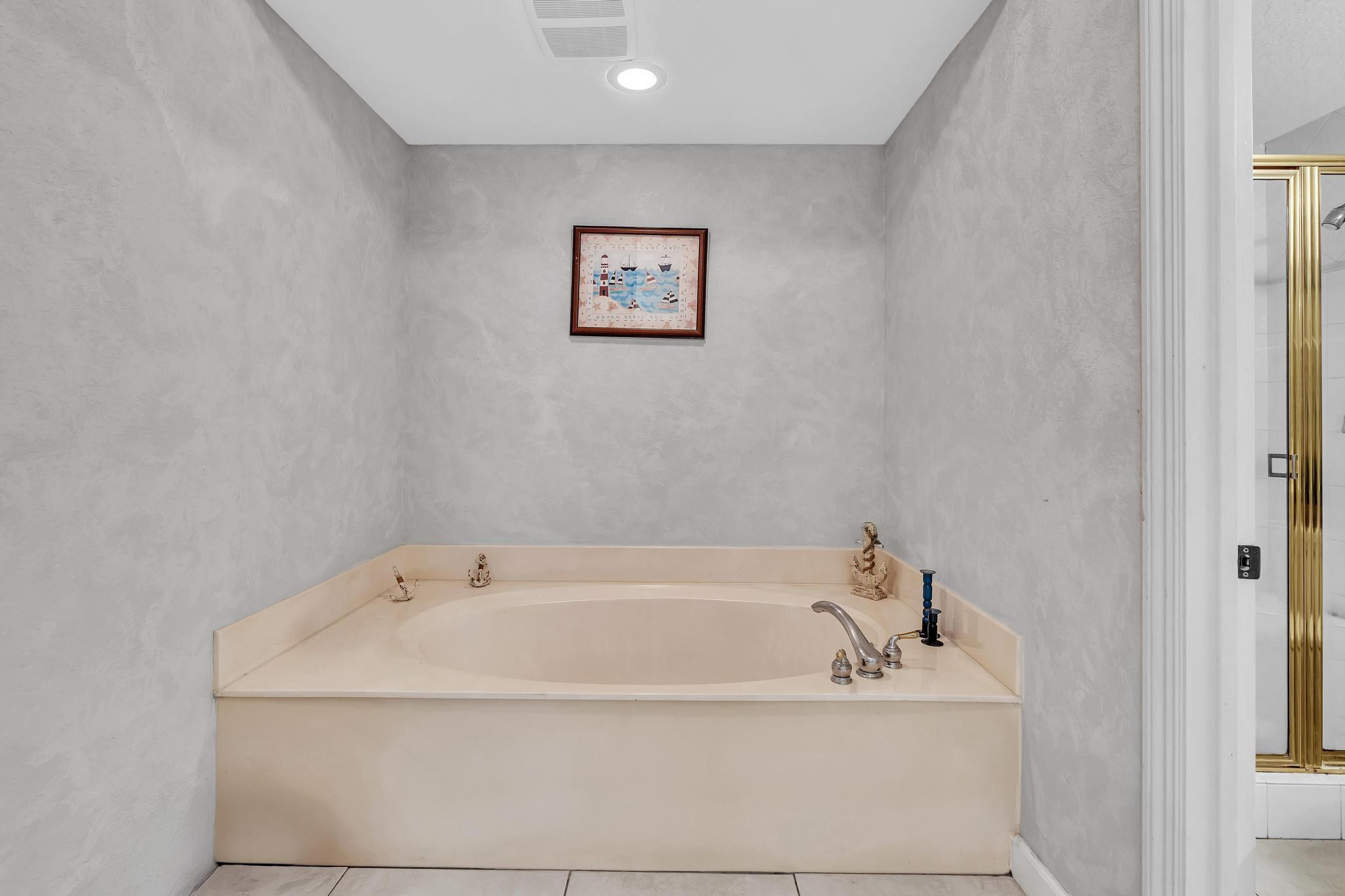 KINGS POINT - Residential