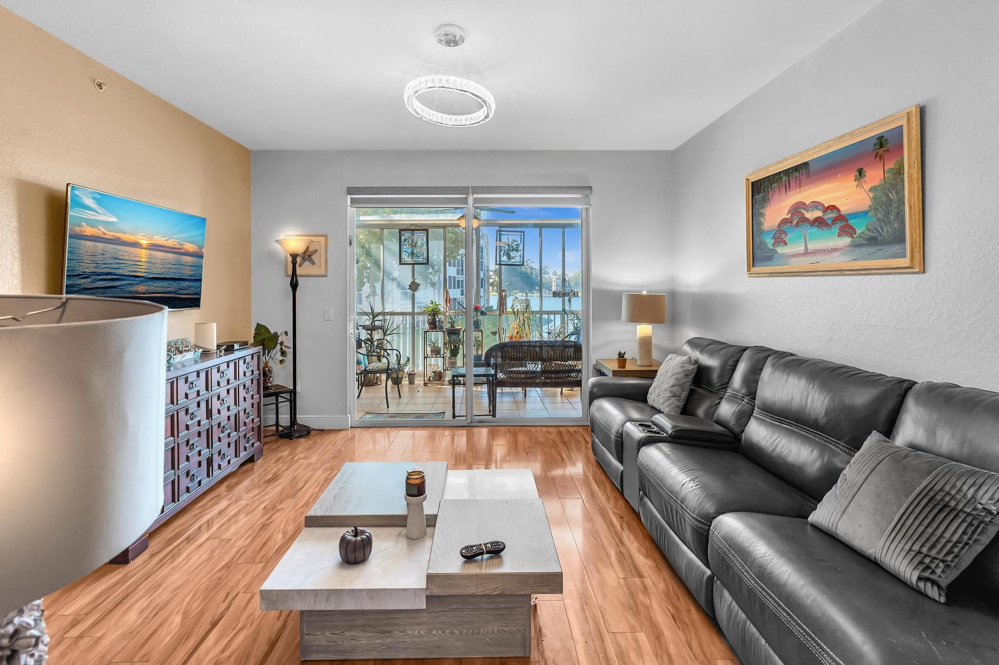 KINGS POINT - Residential