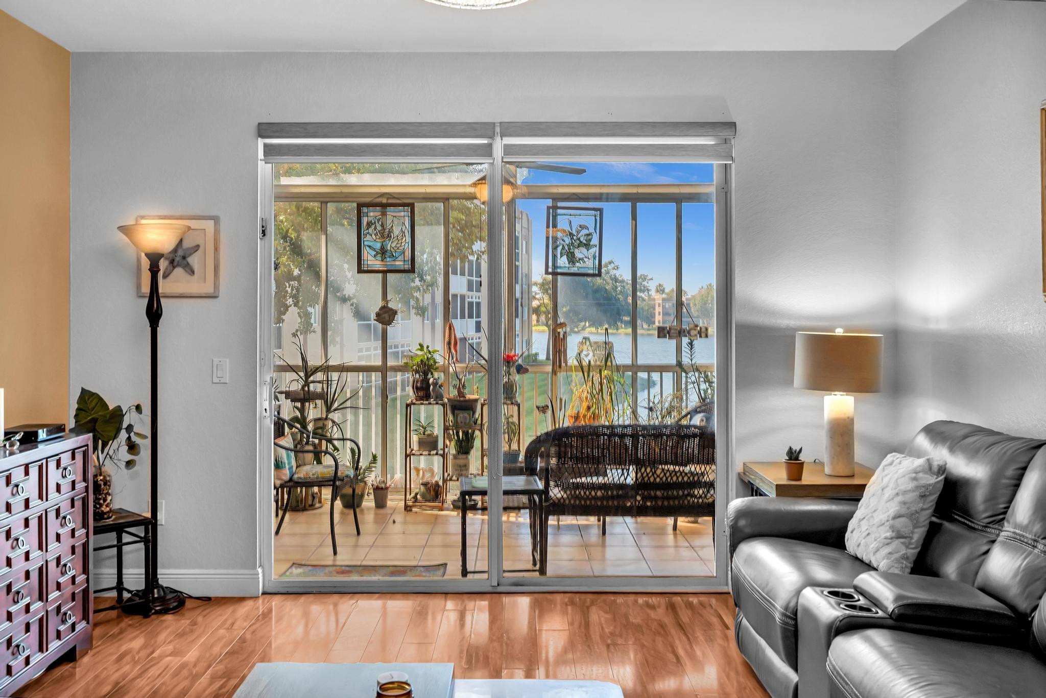 KINGS POINT - Residential