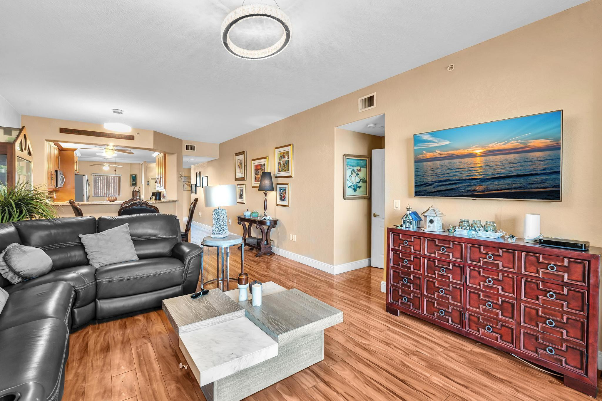 KINGS POINT - Residential