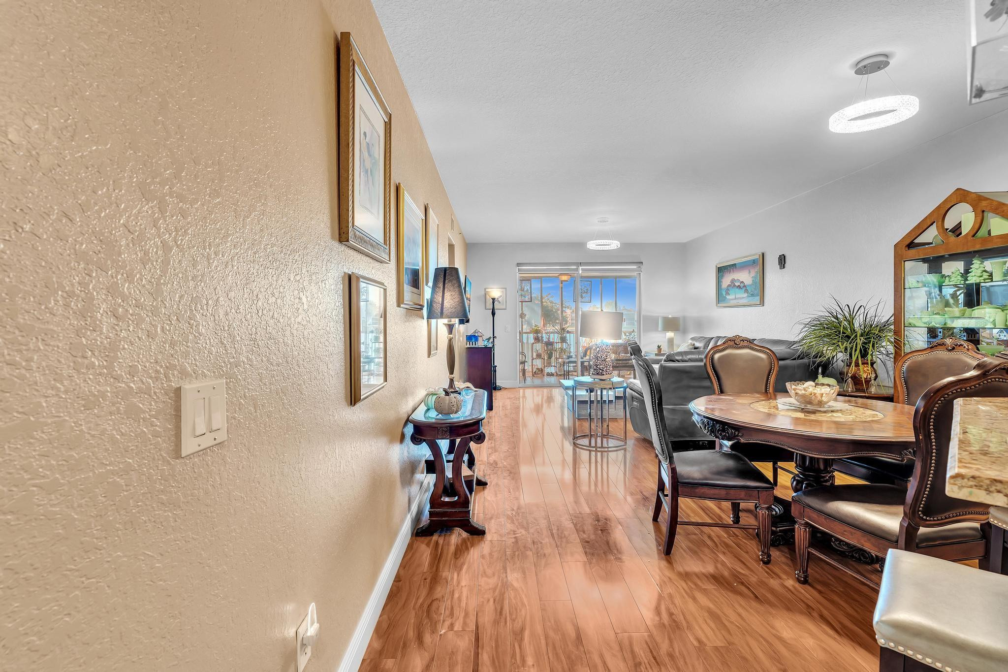 KINGS POINT - Residential