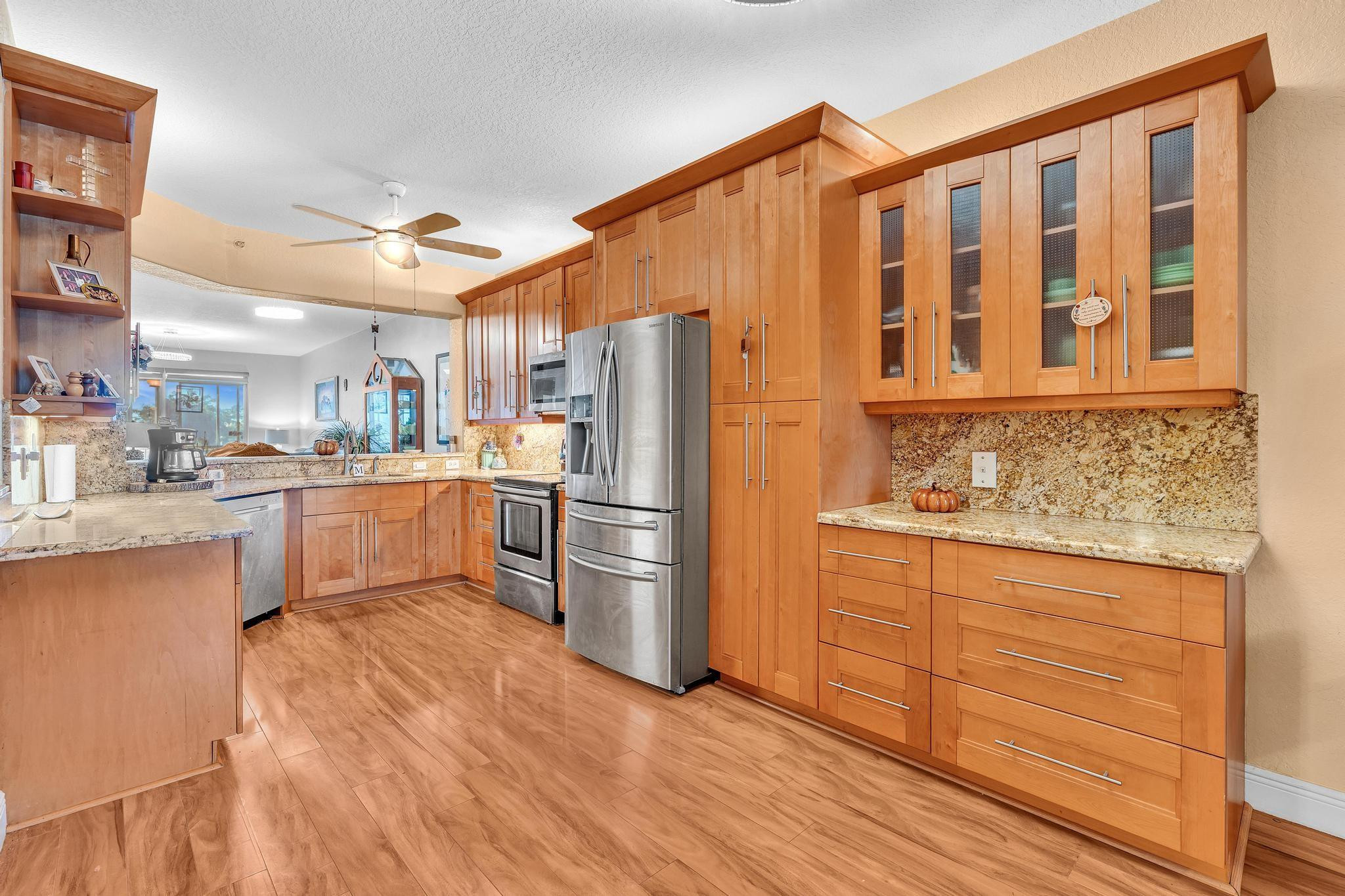 KINGS POINT - Residential