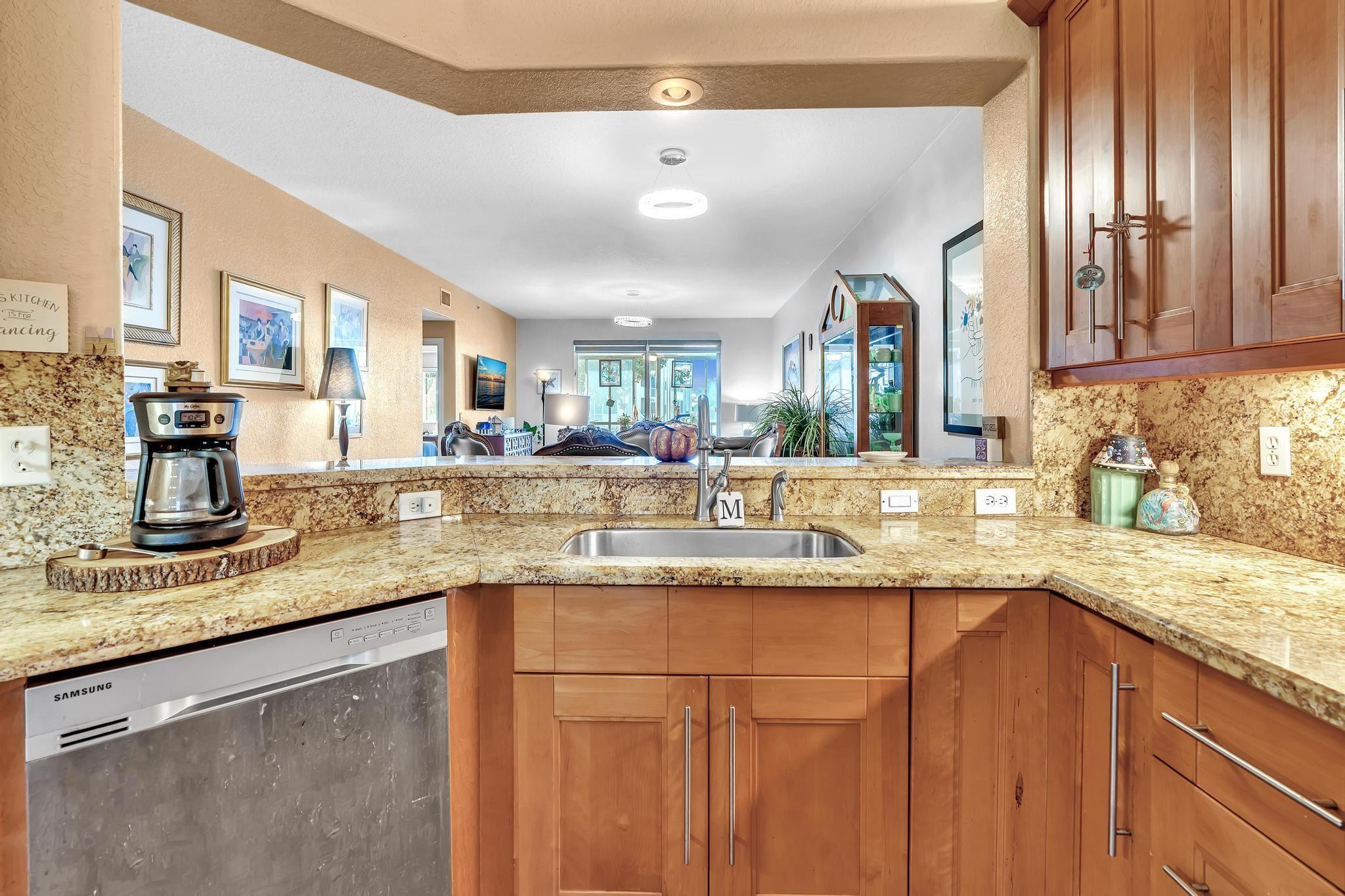 KINGS POINT - Residential