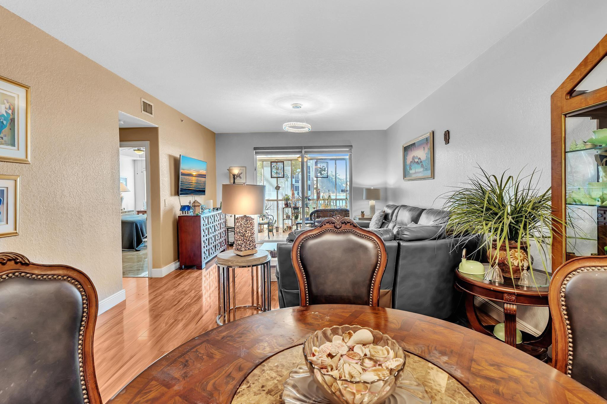 KINGS POINT - Residential