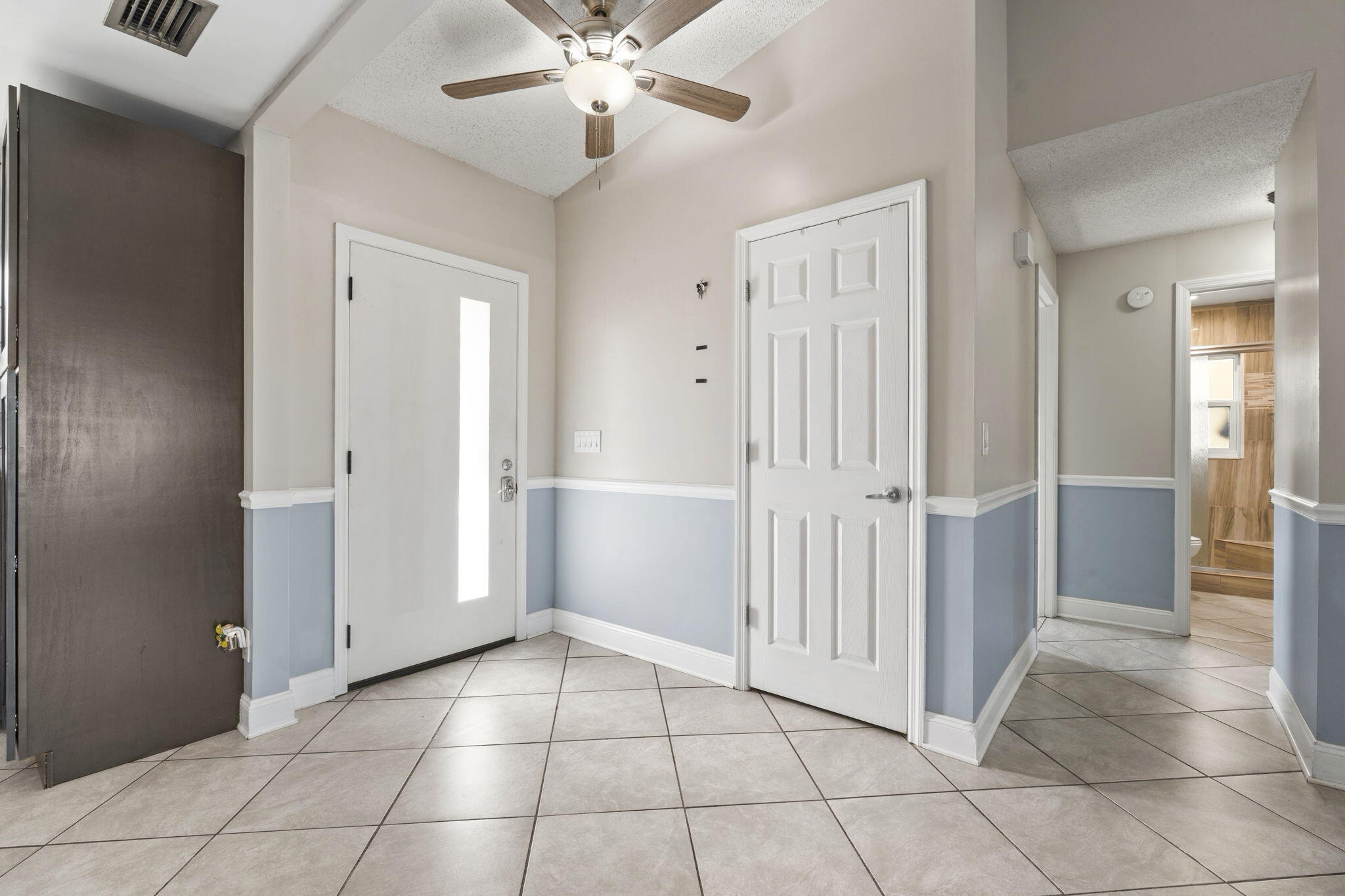 5111 EAGLE Drive