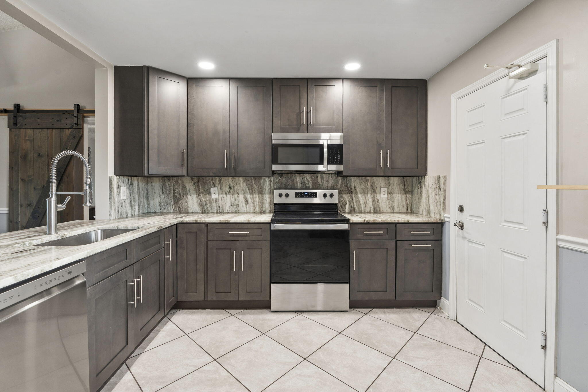 5111 EAGLE Drive