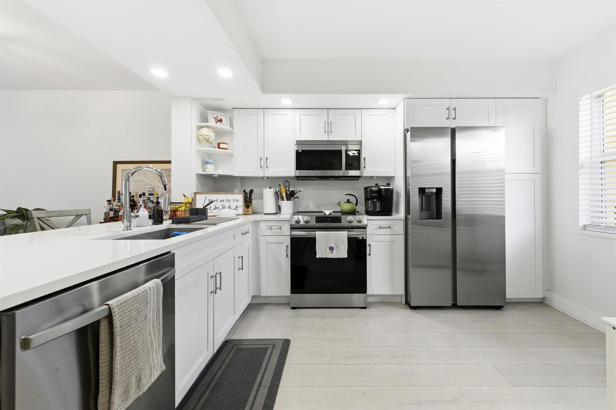 896 N Federal Highway 523