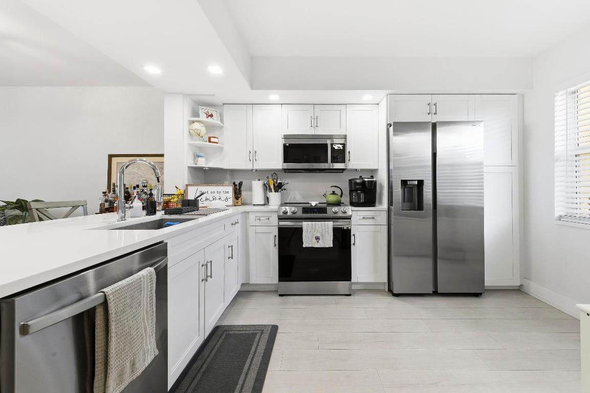 HIDDEN HARBOUR OF THE PALM BEACHES CONDO - Residential