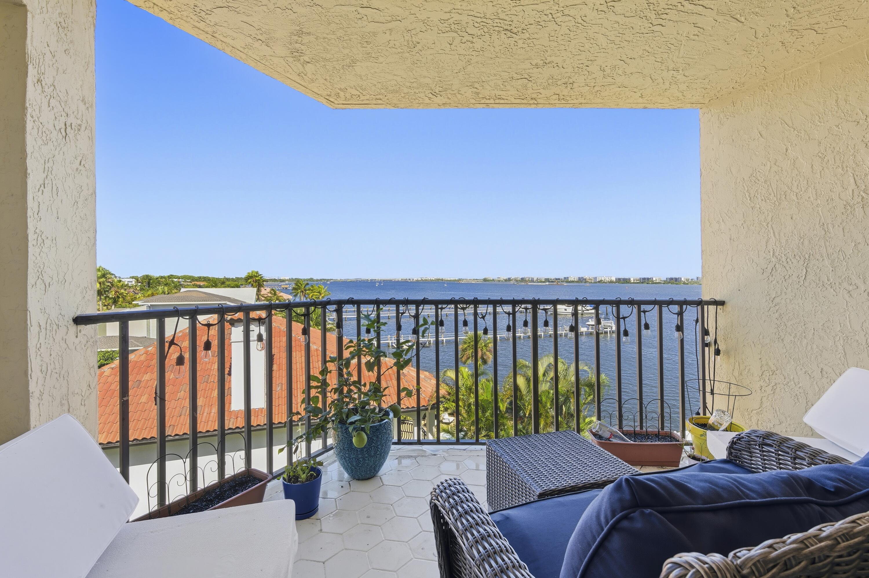 896 N Federal Highway 523