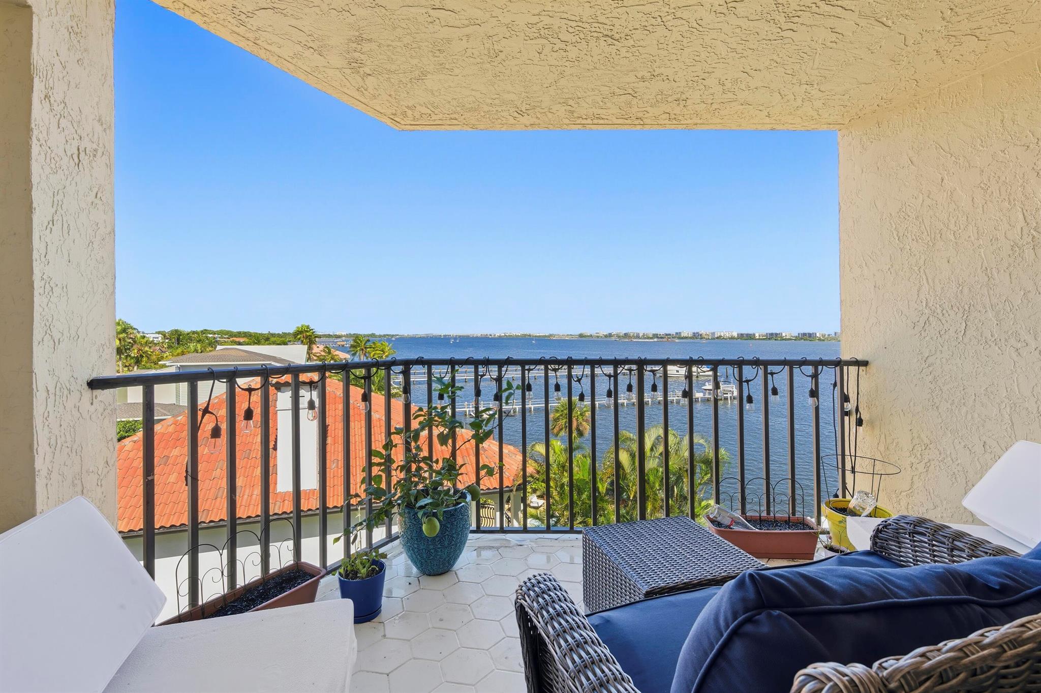 896 N Federal Highway 523