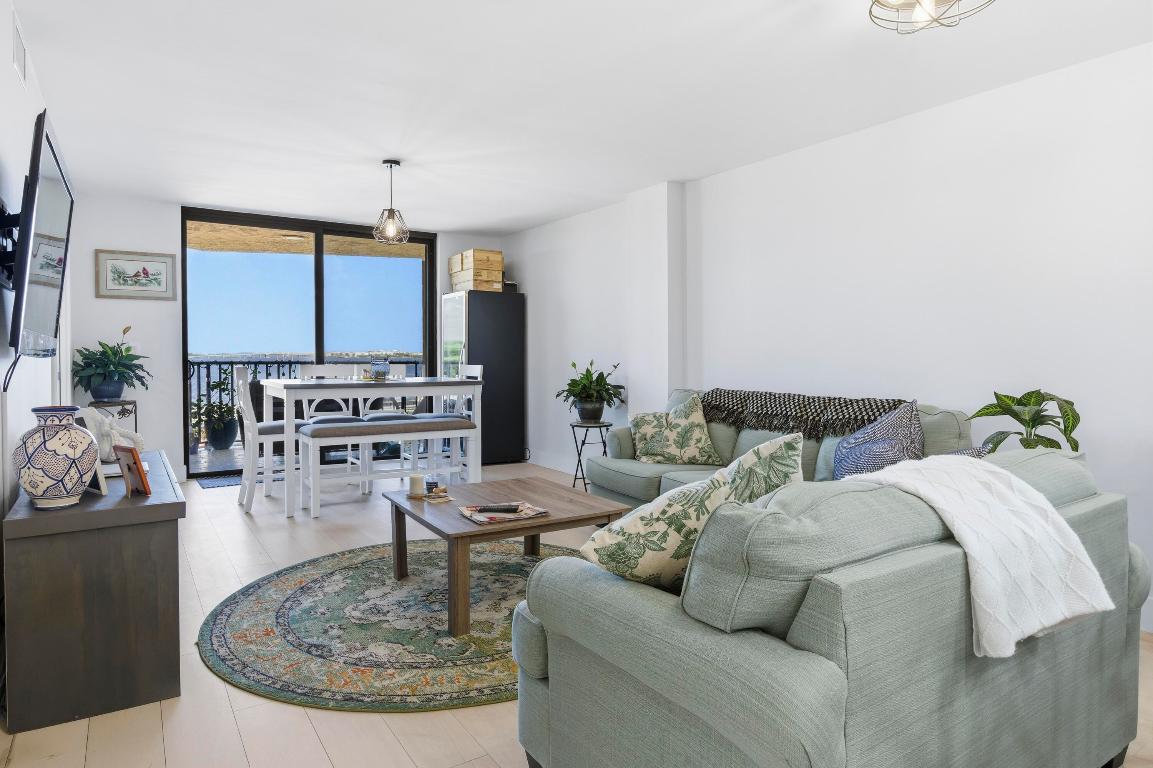 HIDDEN HARBOUR OF THE PALM BEACHES CONDO - Residential