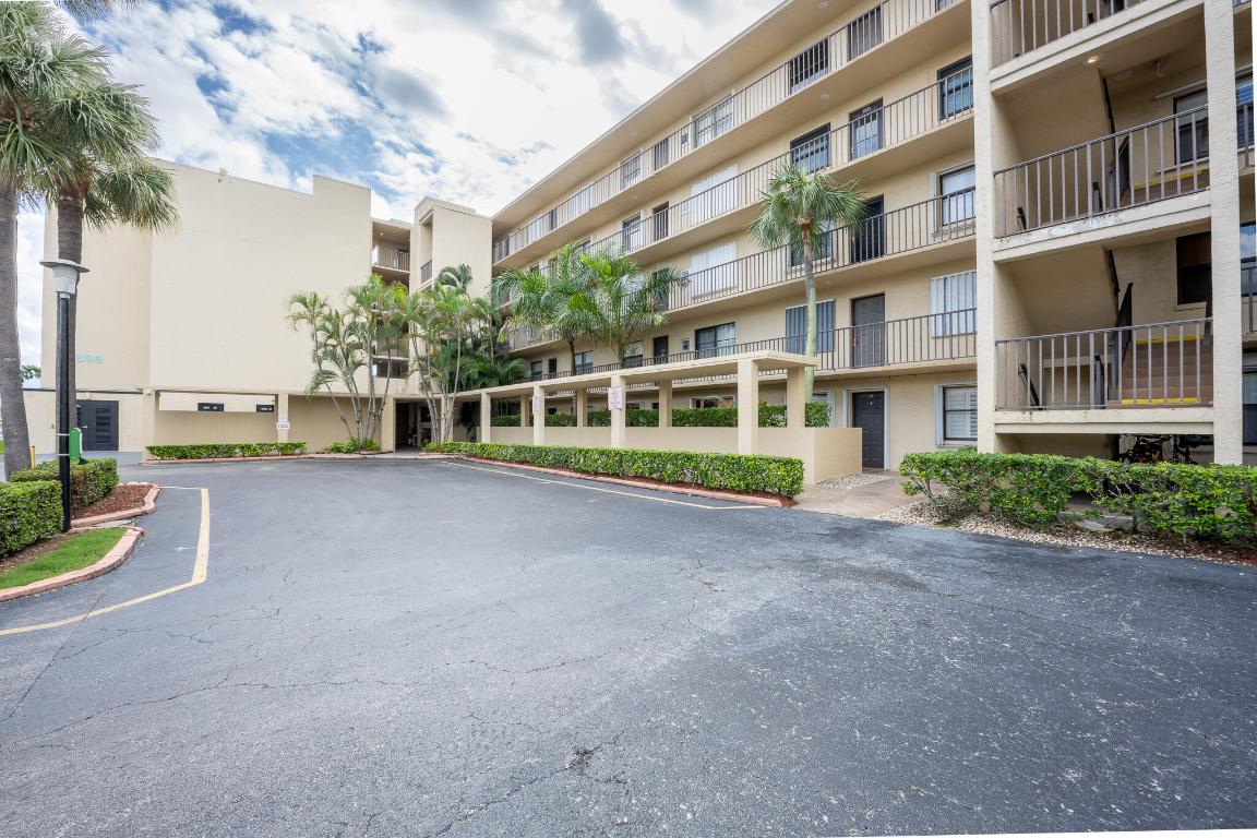 HIDDEN HARBOUR OF THE PALM BEACHES CONDO - Residential