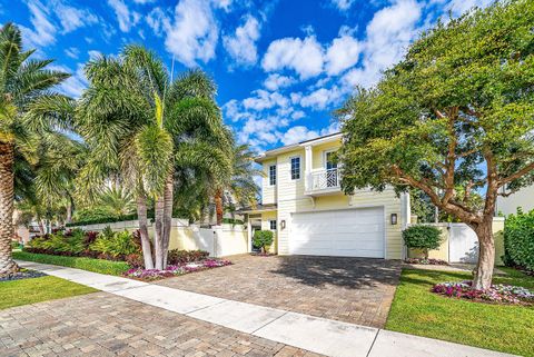 Tiny photo for 201 NE 3rd Court, Boca Raton, FL 33432 (MLS # R11167845)