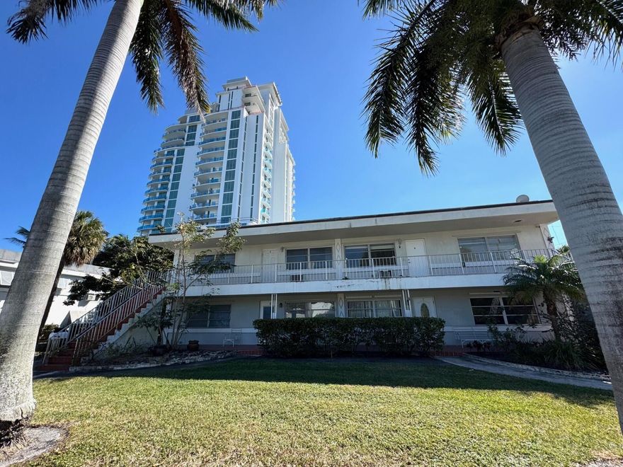 WATERFRONT CONDO NORTH FLAGER DRIVE, NORTHWOOD HARBOR MARINA DISTRICT 
2 BEDROOM 1 BATHROOM, TERRAZZO FLOORS THROUGHOUT, SS APPLIANCES, WASHER / DRYER INSIDE, STEPS TO INTRACOASTAL WITH WONDEFUL WATER VIEWS OF PALM BEACH ISLAND, STEPS TO ICON MARINA VILLAGE. ALBA NOMAR PROJECTS, MINUTES TO DOWNTOWN CLEMATIS PALM BEACH AND SINGER ISLAND BEACHES. WATERFRONT LIVING AT ITS BEST! BRING OFFER TODAY FOR THIS GREAT GROUND FLOOR CONDO.
PARADISE FOUND!!!