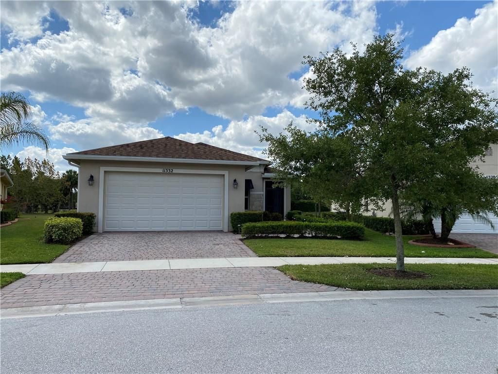 Photo of 11332 SW Mountain Ash Cir, Port Saint Lucie, FL 34987 (MLS # F10280958)