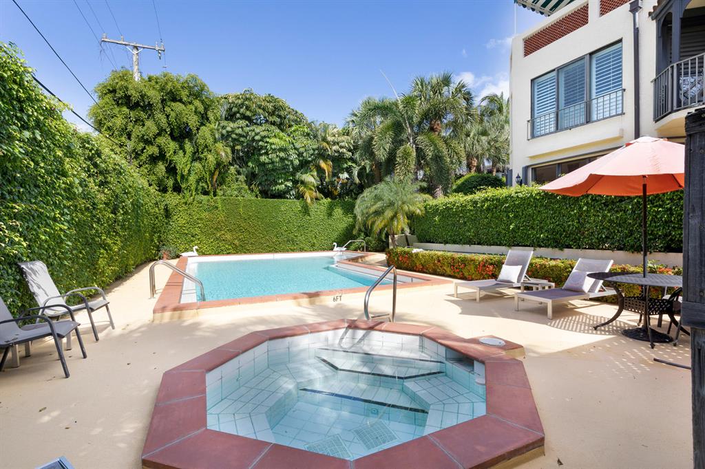 CASA ENCANTADA CONDO - Residential