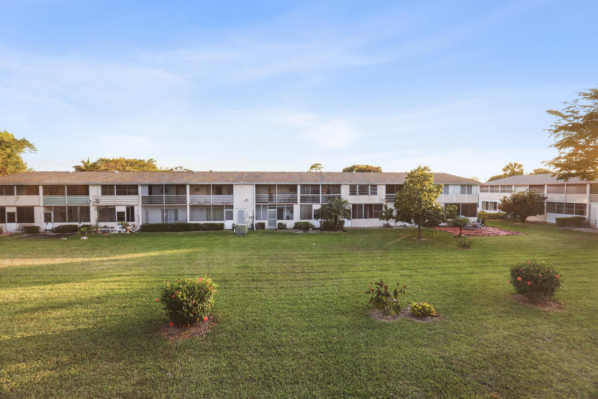 CENTURY VILLAGE-HASTINGS - Residential