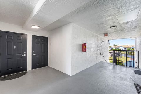 Tiny photo for 118 Villa Circle #118, Boynton Beach, FL 33435 (MLS # B26021485)