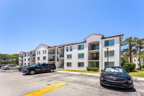 Tiny photo for 118 Villa Circle #118, Boynton Beach, FL 33435 (MLS # B26021485)