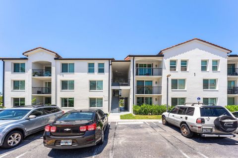 Tiny photo for 118 Villa Circle #118, Boynton Beach, FL 33435 (MLS # B26021485)