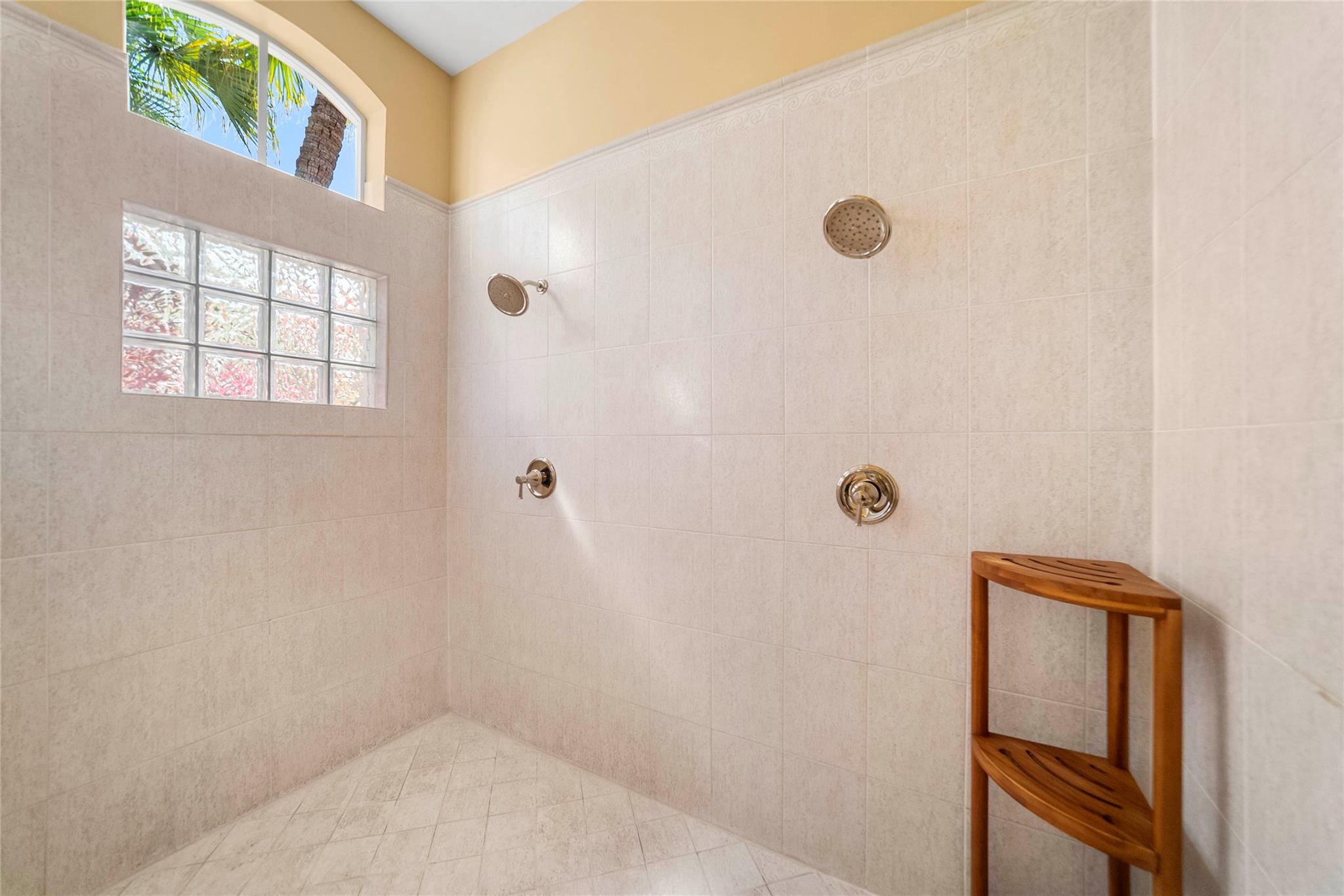 VENETIAN ISLES - Residential