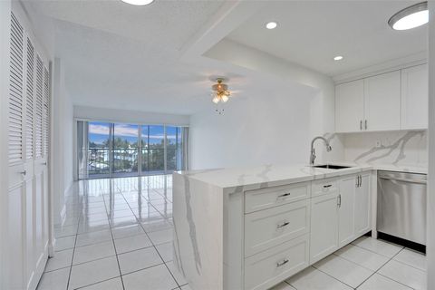 Condominium in Pompano Beach FL 801 Federal Hwy Hwy 21.jpg