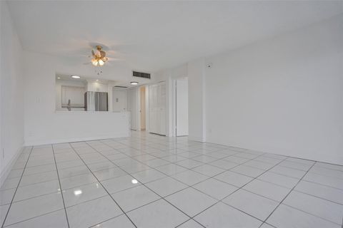 Condominium in Pompano Beach FL 801 Federal Hwy Hwy 14.jpg