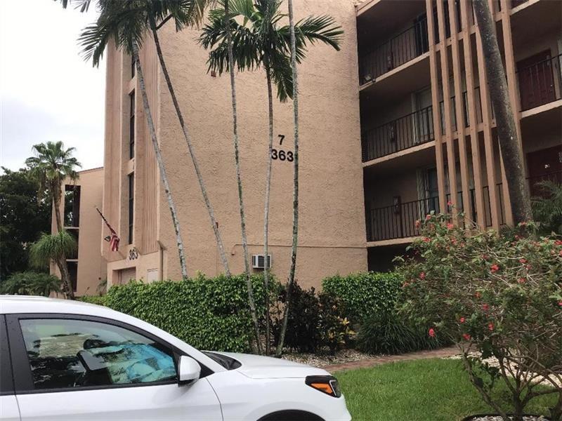 PALM LAKES - Residential