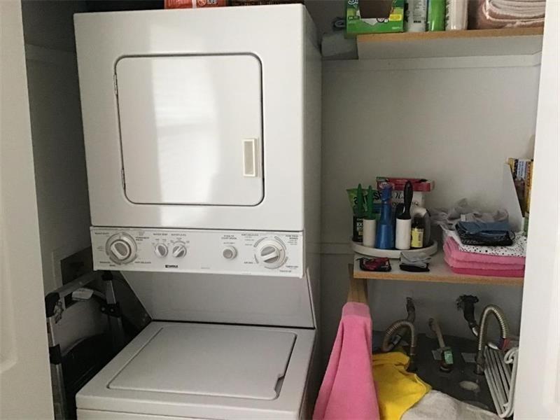 PALM LAKES - Residential