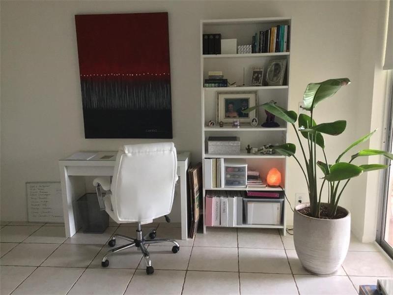 PALM LAKES - Residential