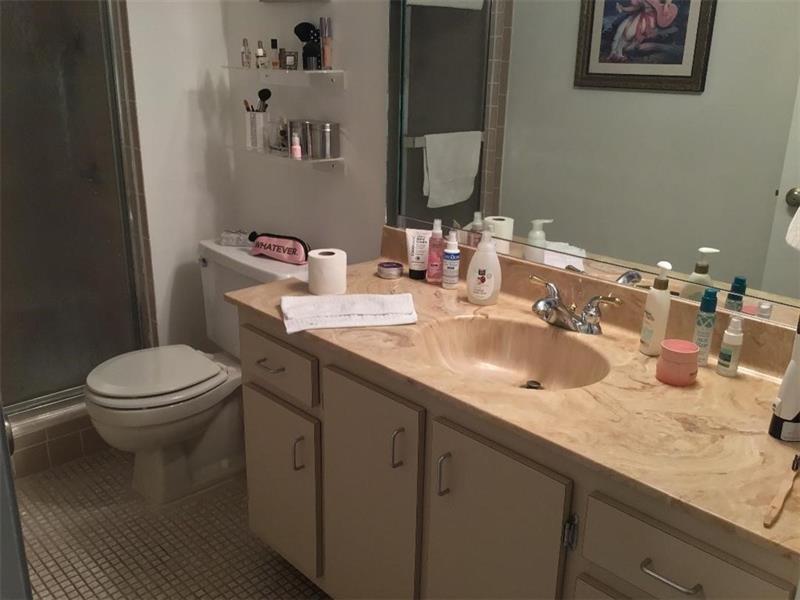 PALM LAKES - Residential