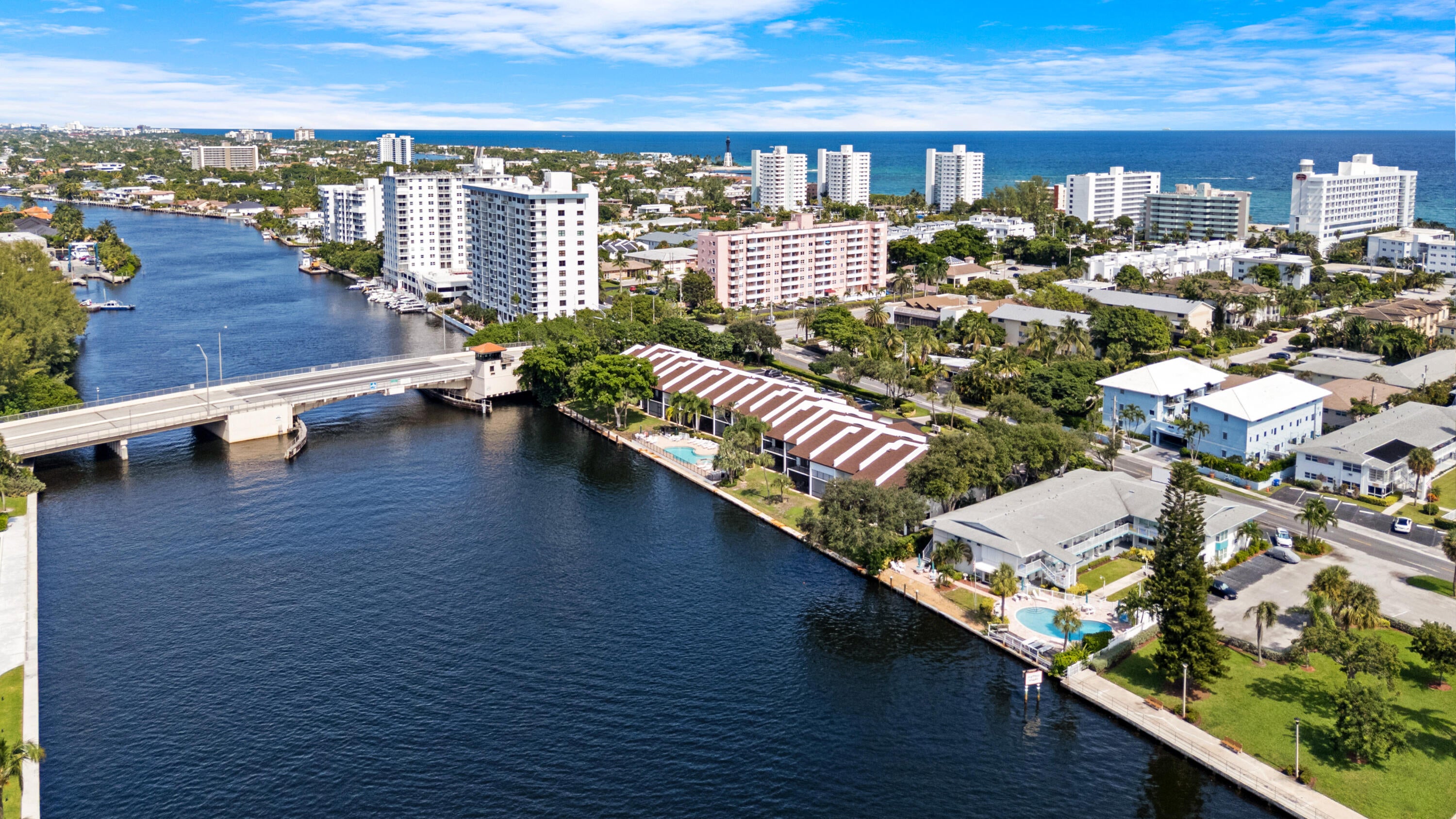 1301 N RIVERSIDE Drive 7