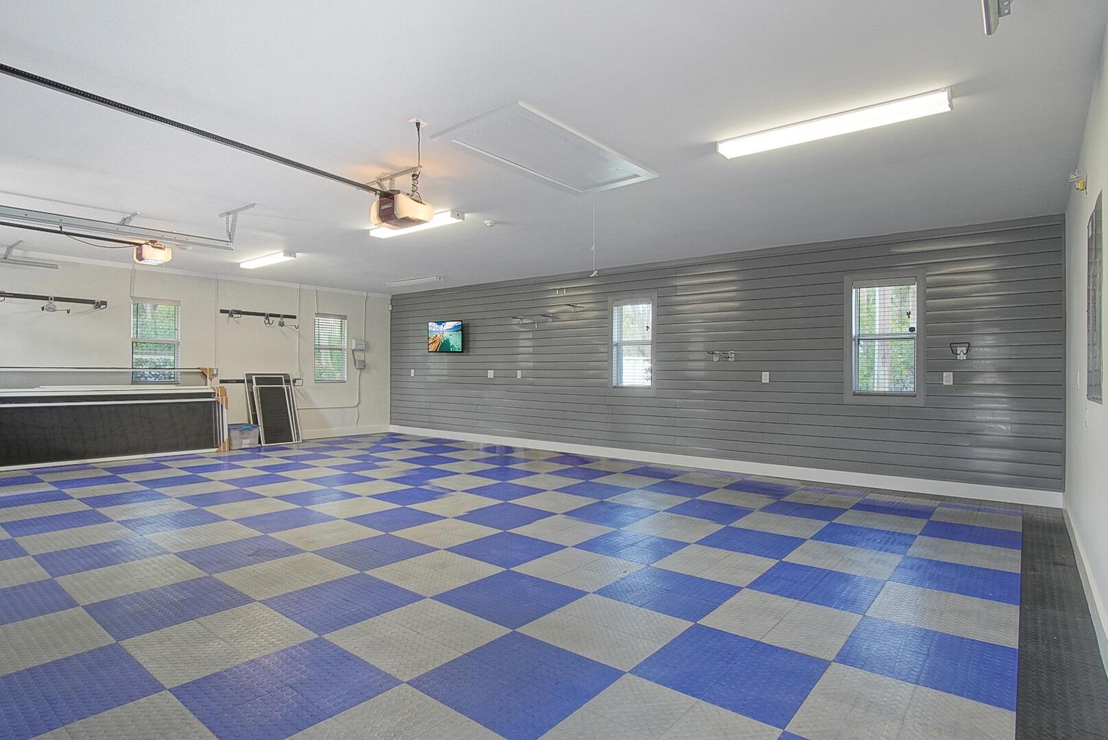 Indian River Dr - Residential