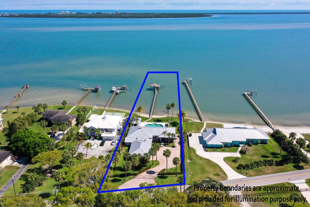 Photo of 1508 S Indian River Drive, Fort Pierce, FL 34950 (MLS # R11057943)