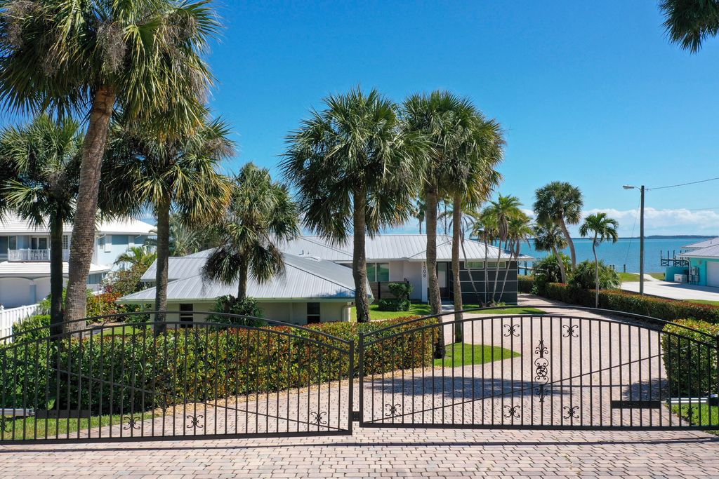 Photo of 1508 S Indian River Drive, Fort Pierce, FL 34950 (MLS # R11057943)