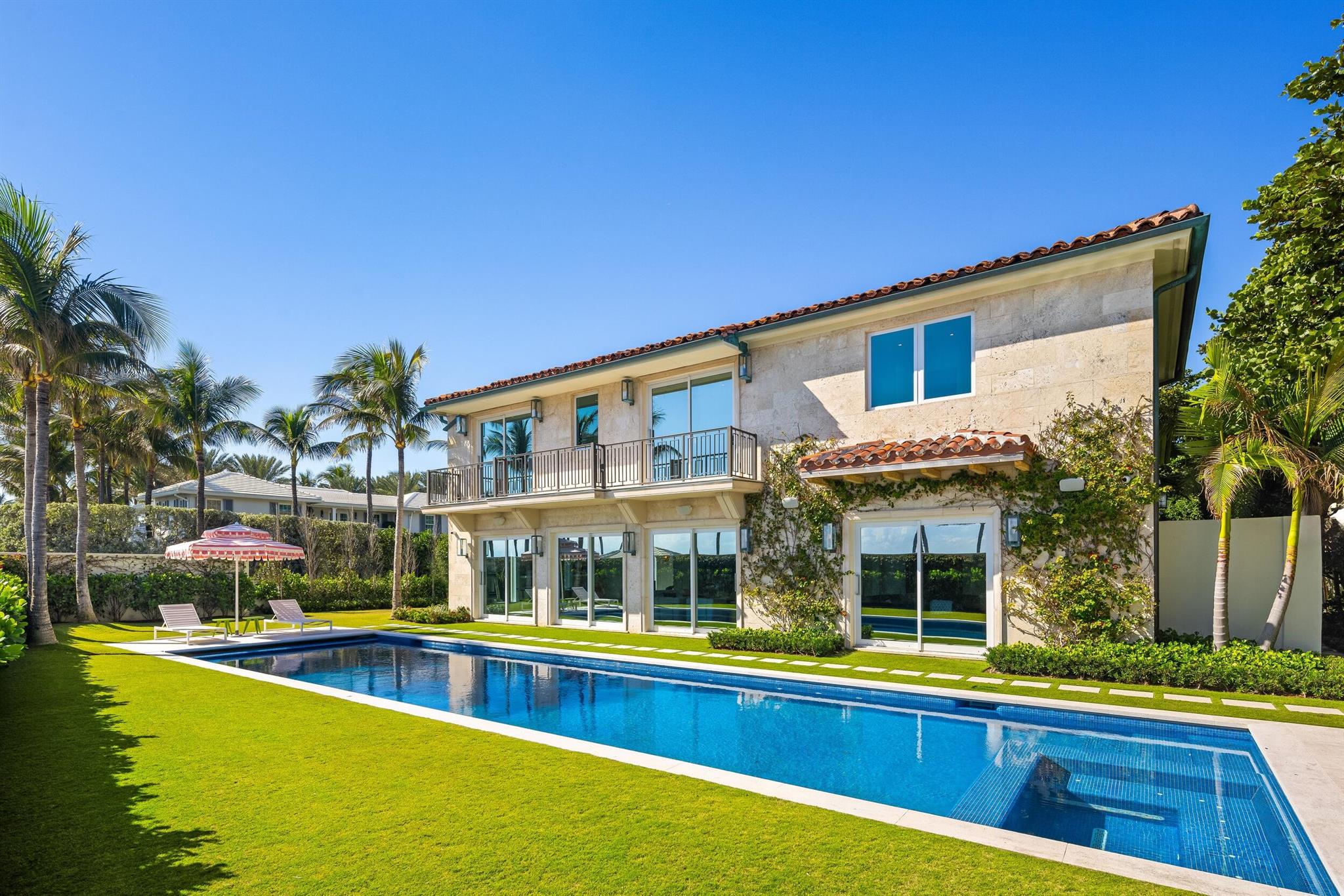 VIA VIZCAYA - Residential