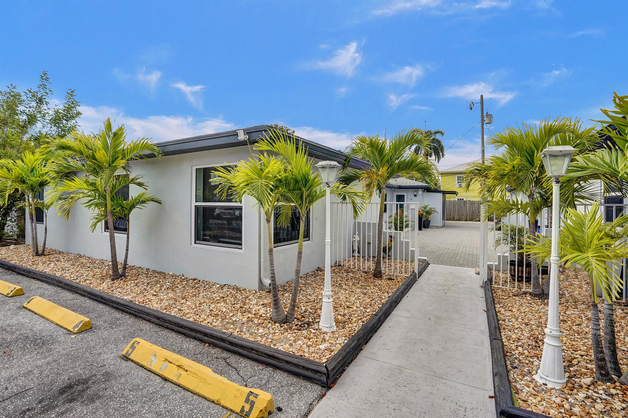 ESTATES OF SOUTH PALM BEA - Residential Income