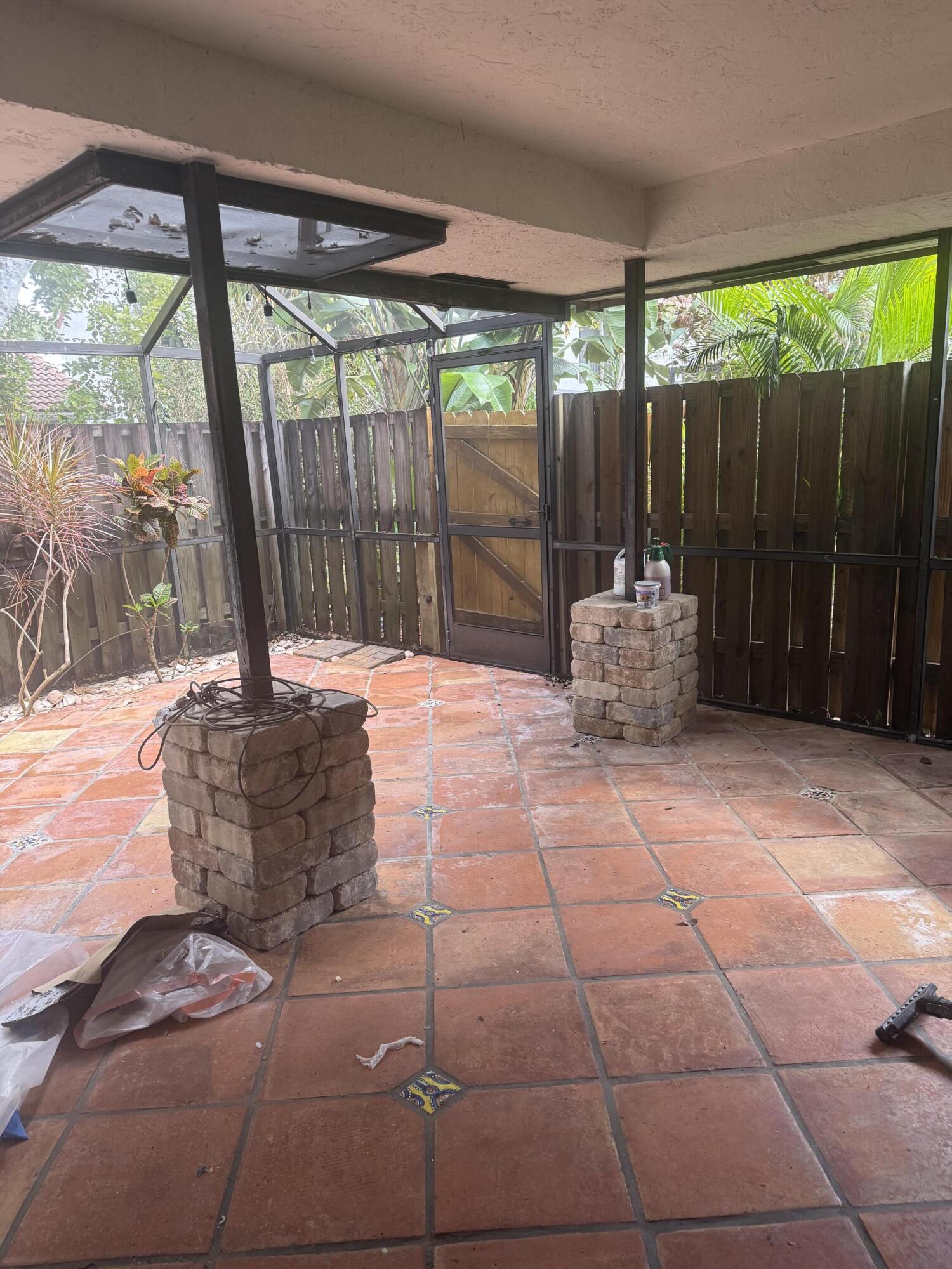 COURTYARDS AT BOCA I - Residential Lease