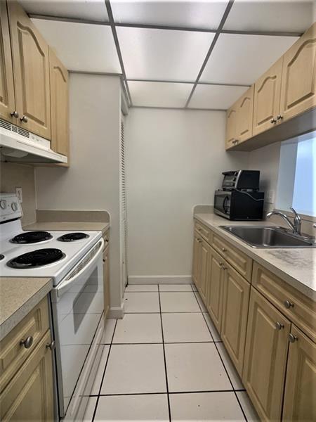 Banyan Tree Five Condo - Residential Lease