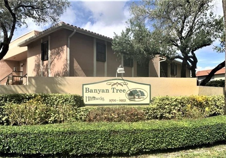 First floor 3 bedrooms 2 bathroom corner unit. Freshly painted. Spacious bedroom. Washer & dryer unit inside unit. Centrally located near shopping center and close to highway.