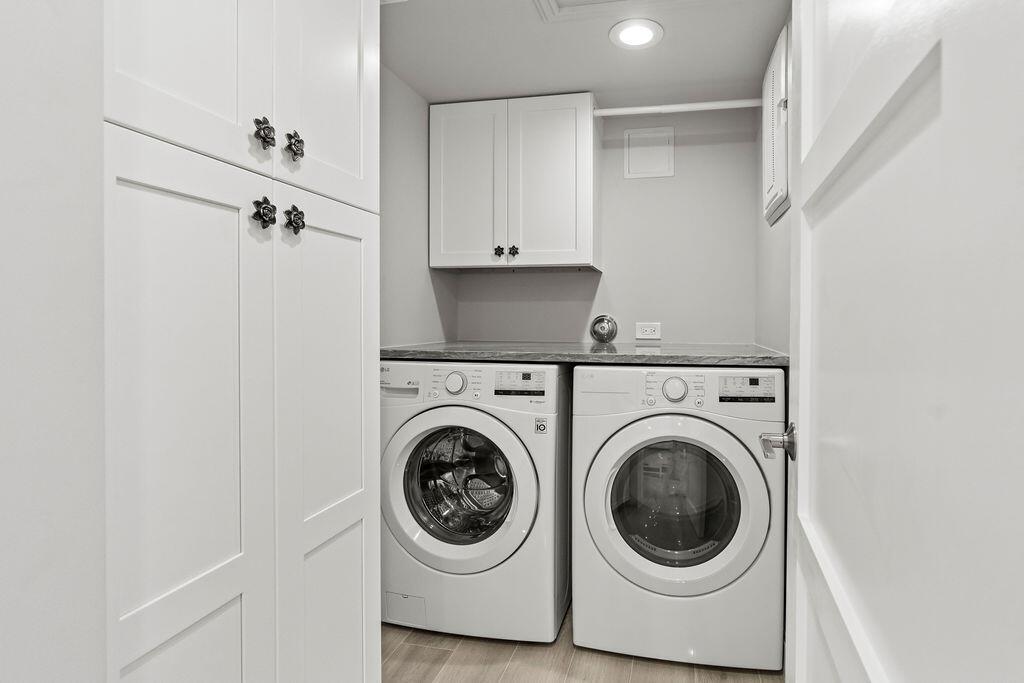 YACHT HARBOR MANOR IN - Residential