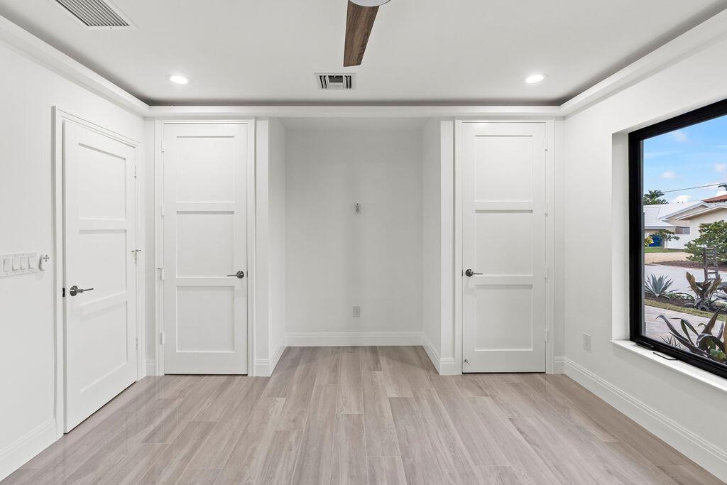 YACHT HARBOR MANOR IN - Residential