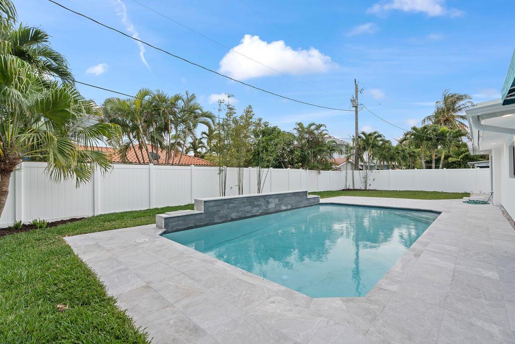 YACHT HARBOR MANOR IN - Residential