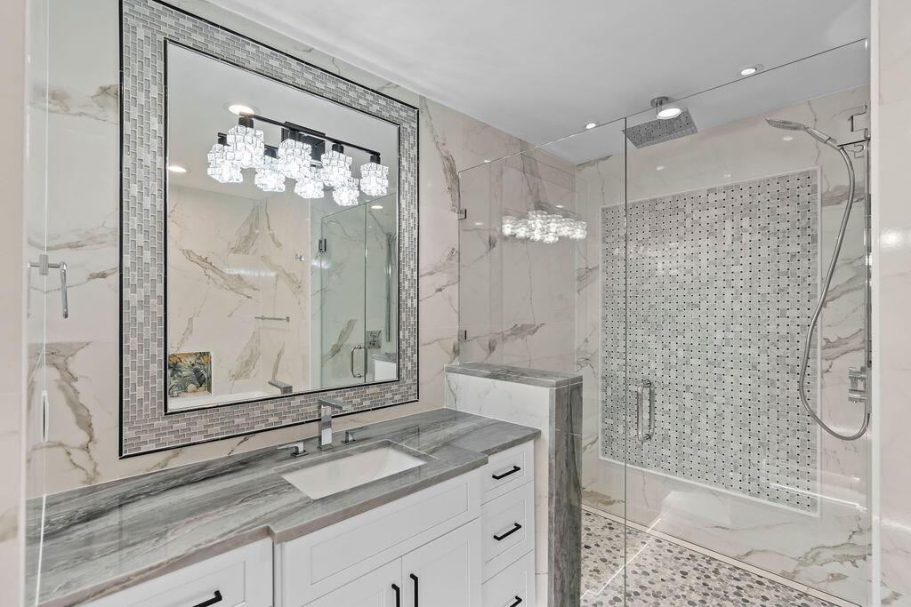 YACHT HARBOR MANOR IN - Residential