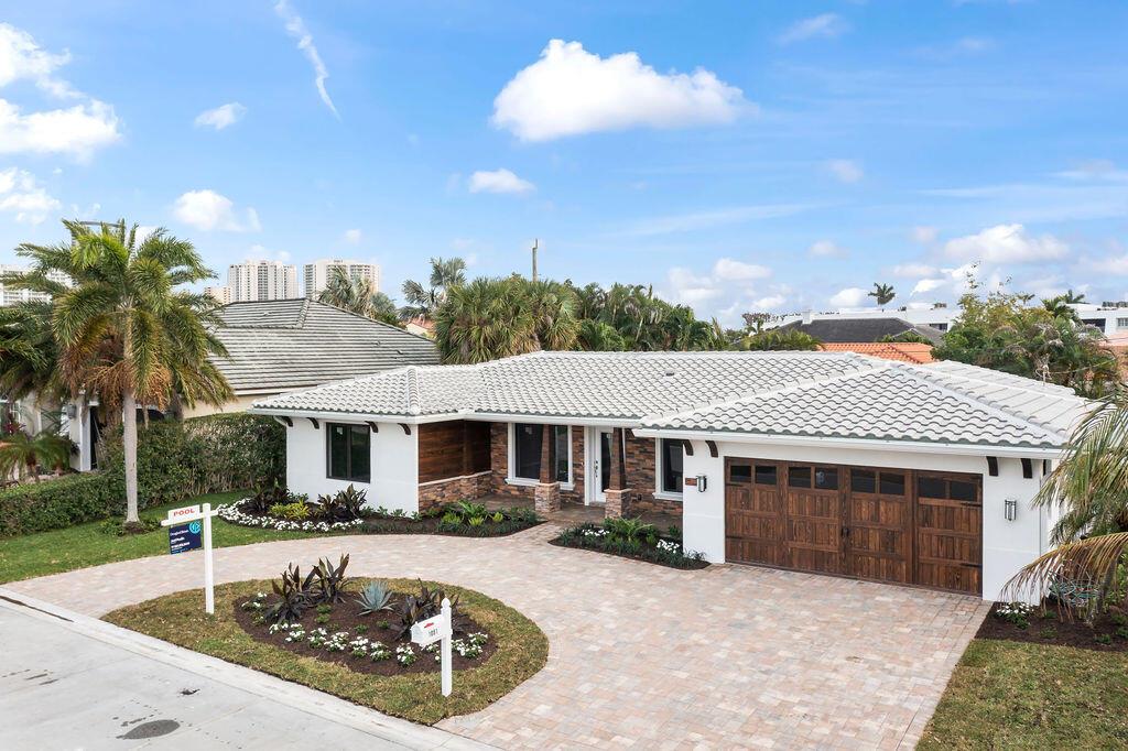 YACHT HARBOR MANOR IN - Residential