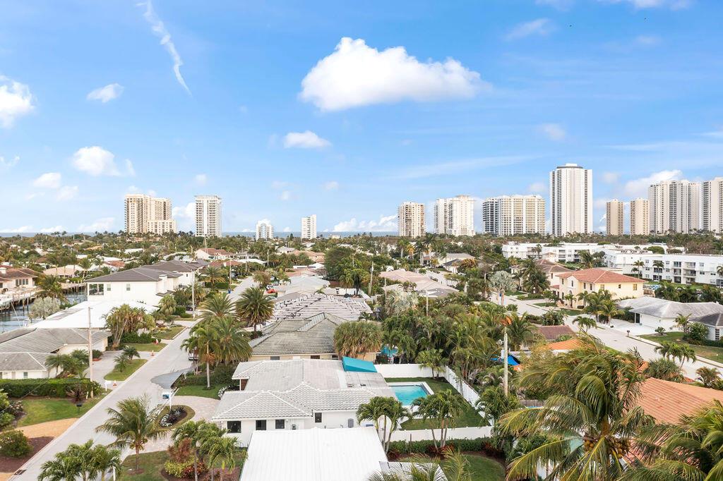 YACHT HARBOR MANOR IN - Residential