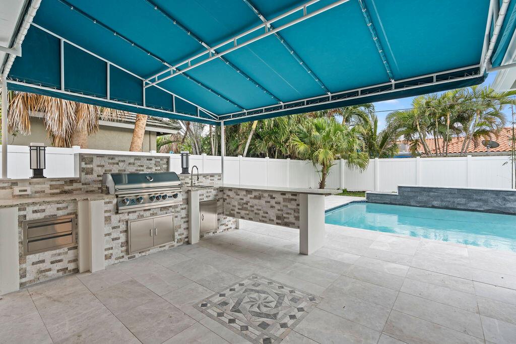 YACHT HARBOR MANOR IN - Residential