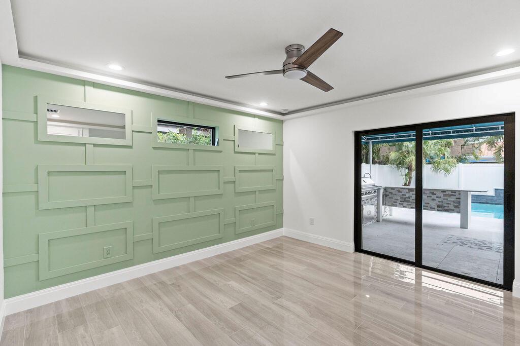 YACHT HARBOR MANOR IN - Residential